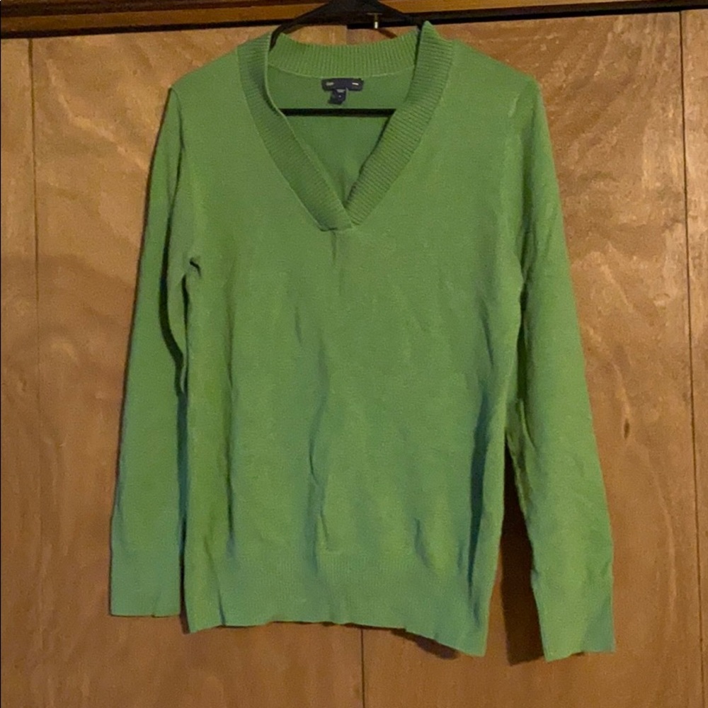Gap v-neck sweater